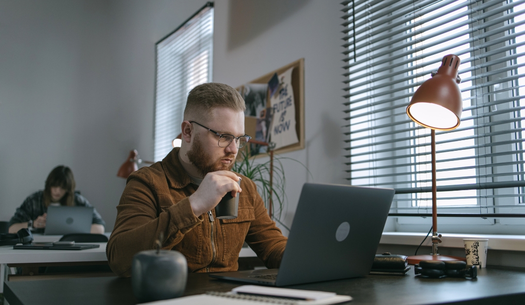 Self-Hosted Automation Itu Buat Apa? Ini Manfaat Nyata yang Sering Baru Terasa Setelah Dipakai